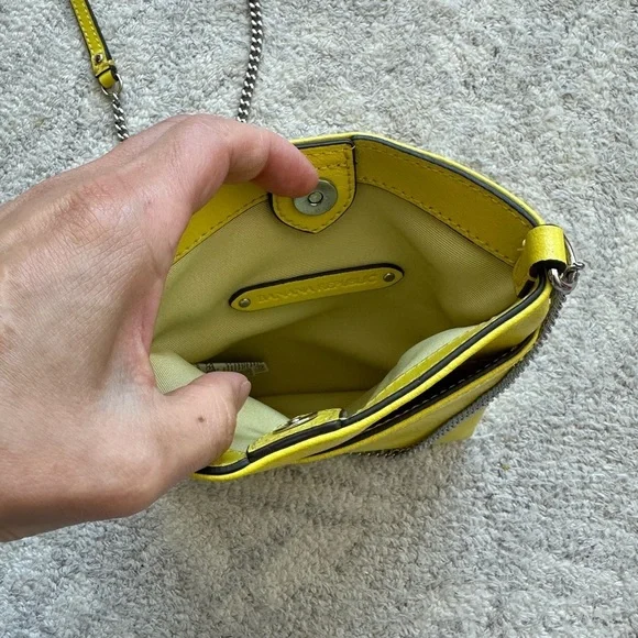 Banana Republic Vibrant Yellow Crossbody Bag - Picture 4 of 4